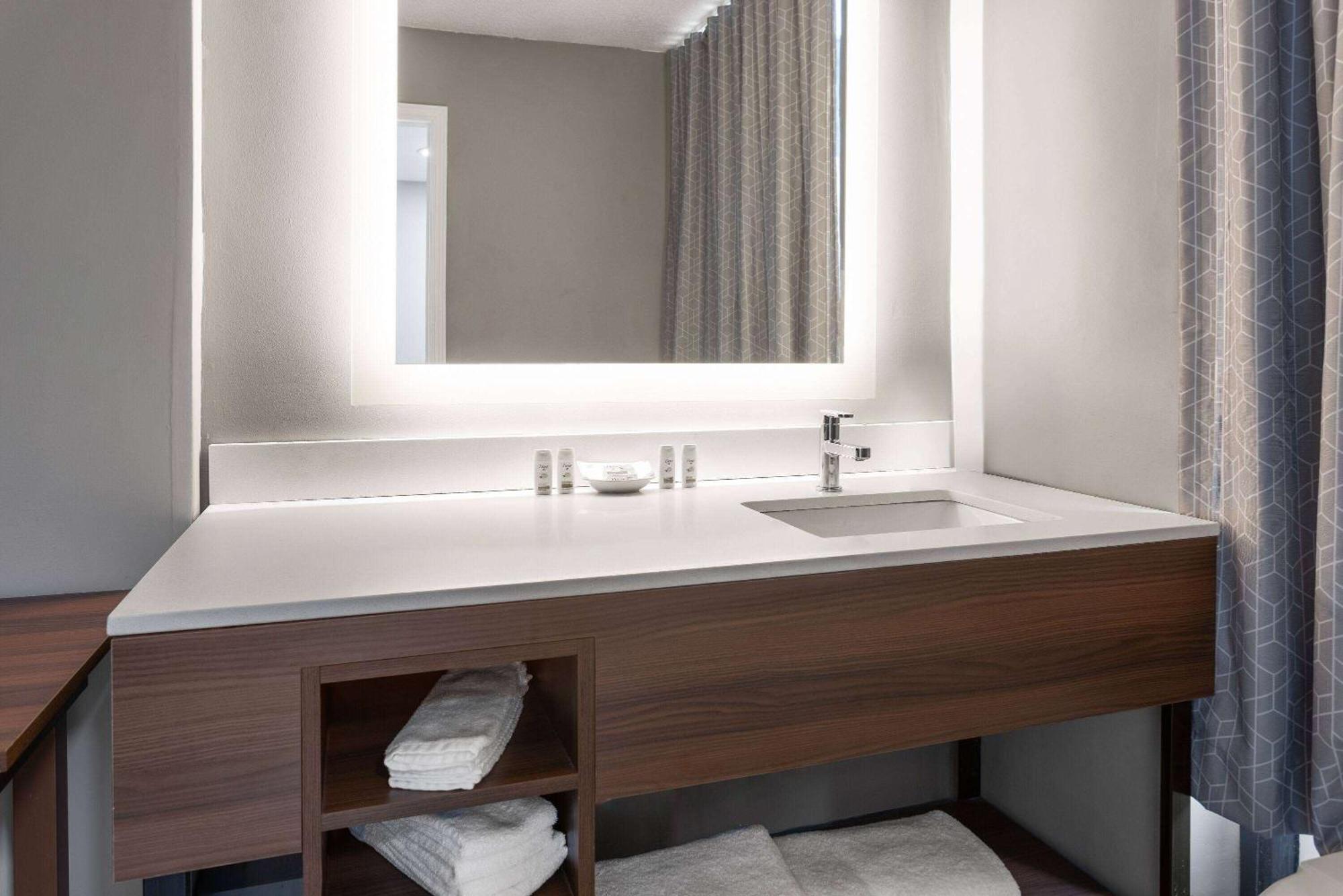 Hawthorn Extended Stay By Wyndham Columbia-Ft Jackson ภายนอก รูปภาพ